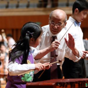 92歲指揮家與孤獨癥患者傾情合作，奏響國家大劇院
