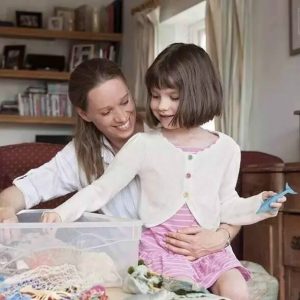 有喵星人相伴，7歲孤獨癥女孩妙筆生花