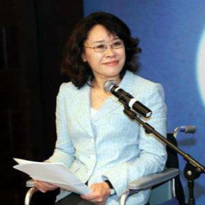中國(guó)每年新增10萬(wàn)自閉癥兒童，中國(guó)殘聯(lián)主席張海迪建議加強(qiáng)原因研究