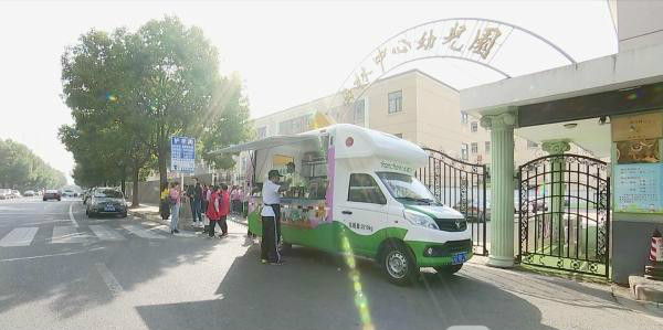 自閉癥青年就業(yè)，“夢(mèng)咖啡”小車走上常州街頭