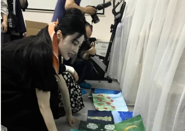 范冰冰探望自閉癥兒童，“星星的孩子”變成明星洗白神器？