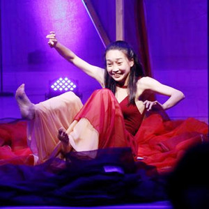 韓國(guó)肢體戲劇藝術(shù)表演者章嘉禾為自閉癥孩子獻(xiàn)藝（一）