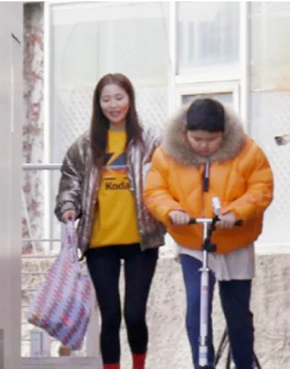 韓國女星吳允兒帶14歲自閉癥兒子上綜藝（一）