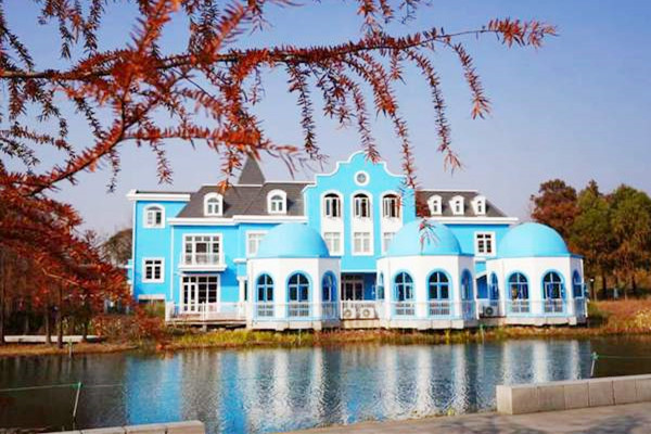 上海閔行文化公園為自閉癥孩子建起藍色城堡