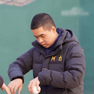 16歲河南自閉癥男孩創(chuàng)造了冰雪奇跡 16歲河南自閉癥男孩創(chuàng)造了冰雪奇跡