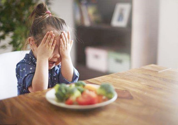 怎樣解決自閉癥兒童的挑食問(wèn)題