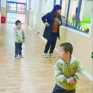 父親失聯(lián)、母親沒工作，株洲孤獨(dú)癥雙胞胎兄弟盼救助