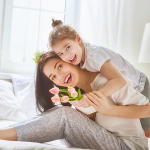 自閉癥兒童早期干預(yù)的模式之二:以家庭為依托 自閉癥兒童早期干預(yù)的模式之二:以家庭為依托