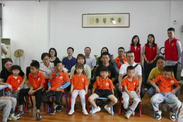 泉州成立首支由孤獨(dú)癥兒童組成的樂隊(duì)“扶光”