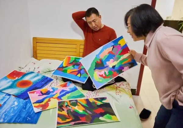 孤獨(dú)癥畫(huà)師李佳洋和他的“二十四節(jié)氣”（二）