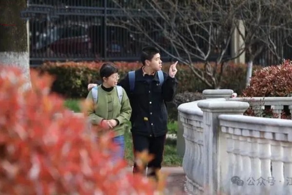 南京自閉癥男孩成為“來自星星的鋼琴調(diào)律師”