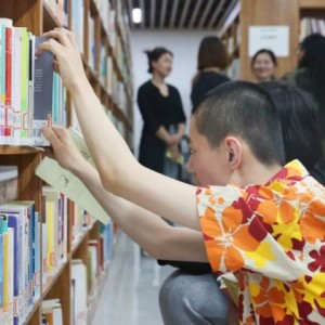滄州市運(yùn)河區(qū)圖書館來了孤獨(dú)癥員工（二）