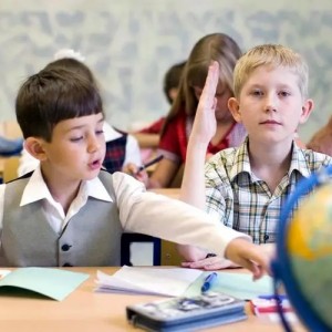 自閉癥孩子在課堂上自言自語怎么辦？