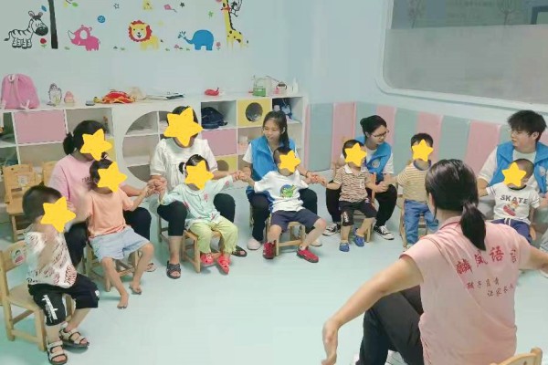 廣西幼師“愛撒星空”志愿服務(wù)團(tuán)隊(duì)幫扶2000多名自閉癥兒童