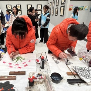“心繪世界，夢想起航”孤獨癥青年繪畫作品展在青島市圖書館舉辦
