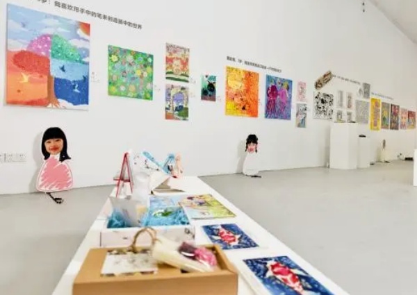 Tinker關(guān)愛自閉癥兒童融合式慈善畫展在上海開幕