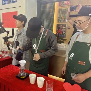 孤獨(dú)癥咖啡館“星空咖啡”首家旗艦店在廈門開業(yè)