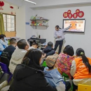 “把愛帶回家，童心護(hù)成長”心智障礙兒童成長與融合冬令營落幕