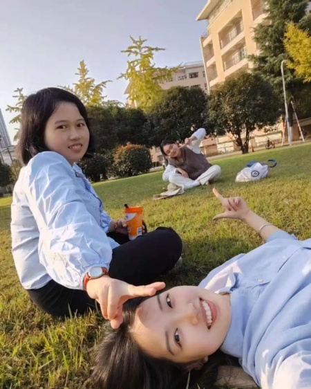 中國(guó)科大00后女生為孤獨(dú)癥父母提供喘息服務(wù)（一）